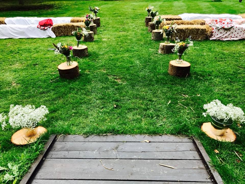 Wedding flower path decoration